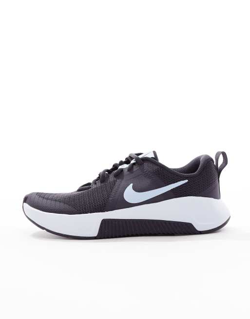 Nike Training – MC 3 – Sneaker in Schwarz und Lila, 2 von 5