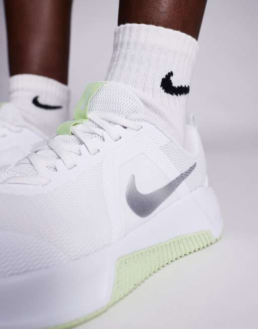 Nike Training MC 3 trainers in white and green, 4 of 5