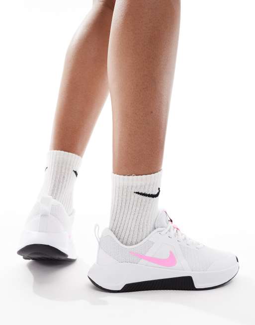 Nike Training MC 3 trainers in white and pink, 4 of 5
