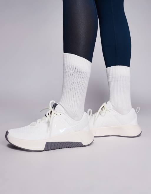 Nike Training MC 3 trainers in white