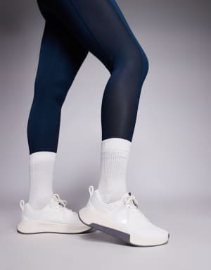 Nike Training MC 3 trainers in white