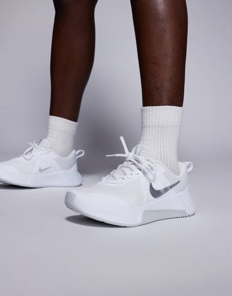Nike Training MC 3 trainers in white - view 1