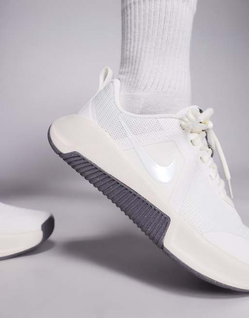 Nike Training – MC 3 – Vita sneakers, 3 av 5