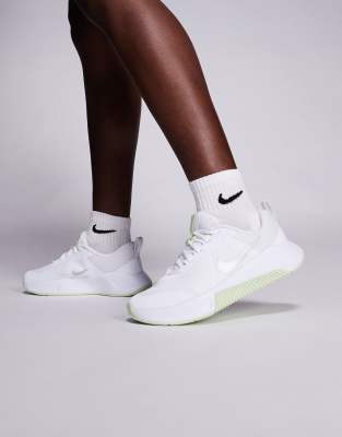 Nike Training - MC 3 - Baskets - Blanc et vert