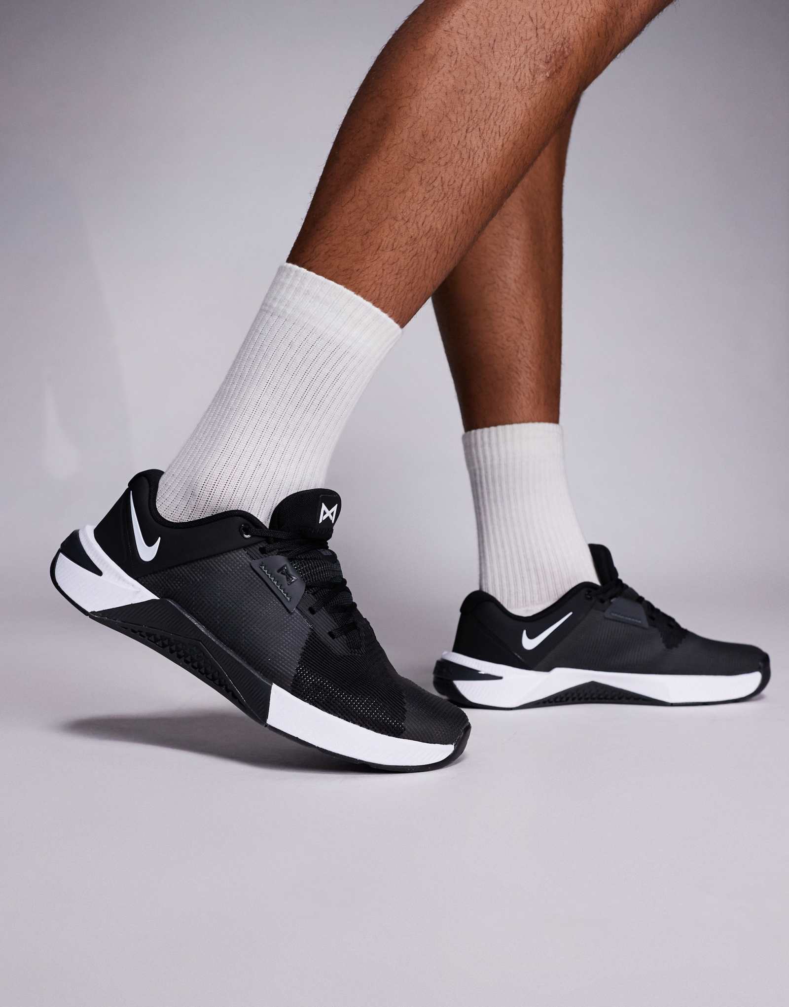 Кроссовки Nike Training Metcon 10 черно-белого цвета