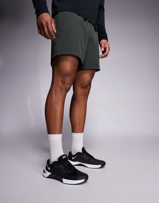 Nike Training Metcon 10 sneakers in black and white, 5 of 5