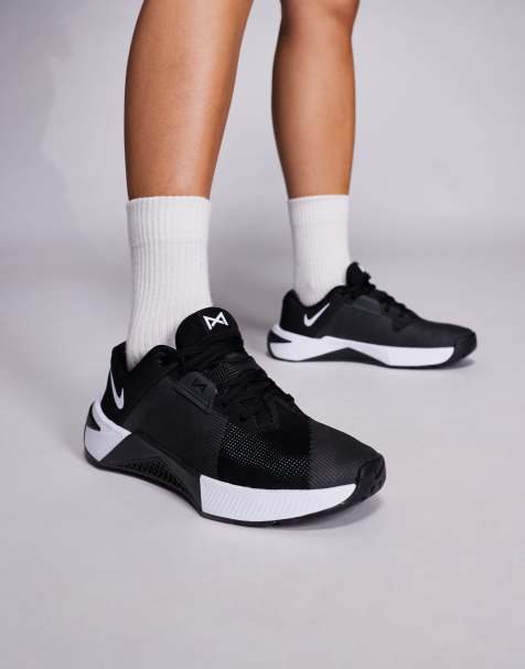 Nike Training Metcon 10 sneakers in black - view 1