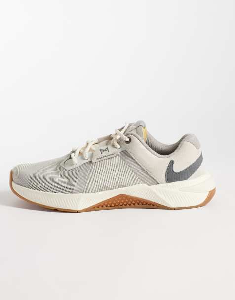 Nike Training Metcon 10 sneakers in ivoorwit en grijs - view 1