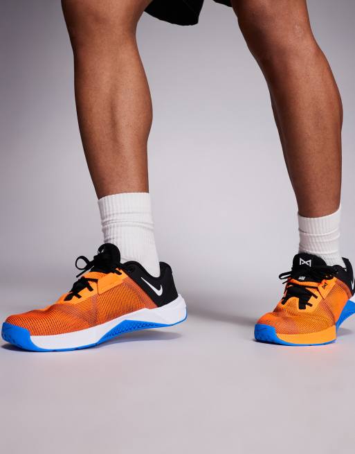 Nike Training Metcon 10 trainers in orange, 3 of 5