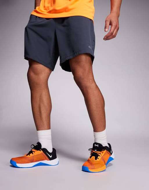 Nike Training Metcon 10 trainers in orange, 5 of 5