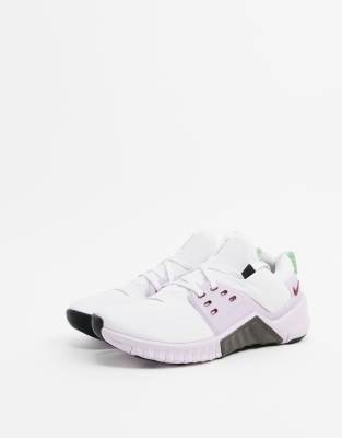 nike training metcon 2 trainers in white and lilac