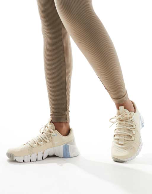 Nike Training Metcon 5 sneakers in beige and blue | ASOS