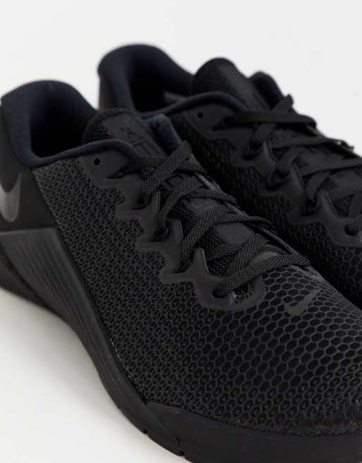 Nike Training Metcon 5 sneakers in black