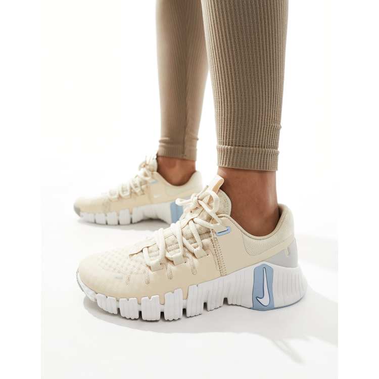 Nike Training Metcon 5 trainers in beige and blue ASOS