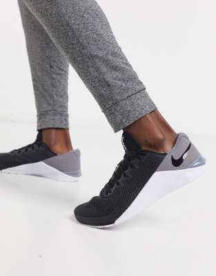 Nike Training Metcon 5 trainers in 