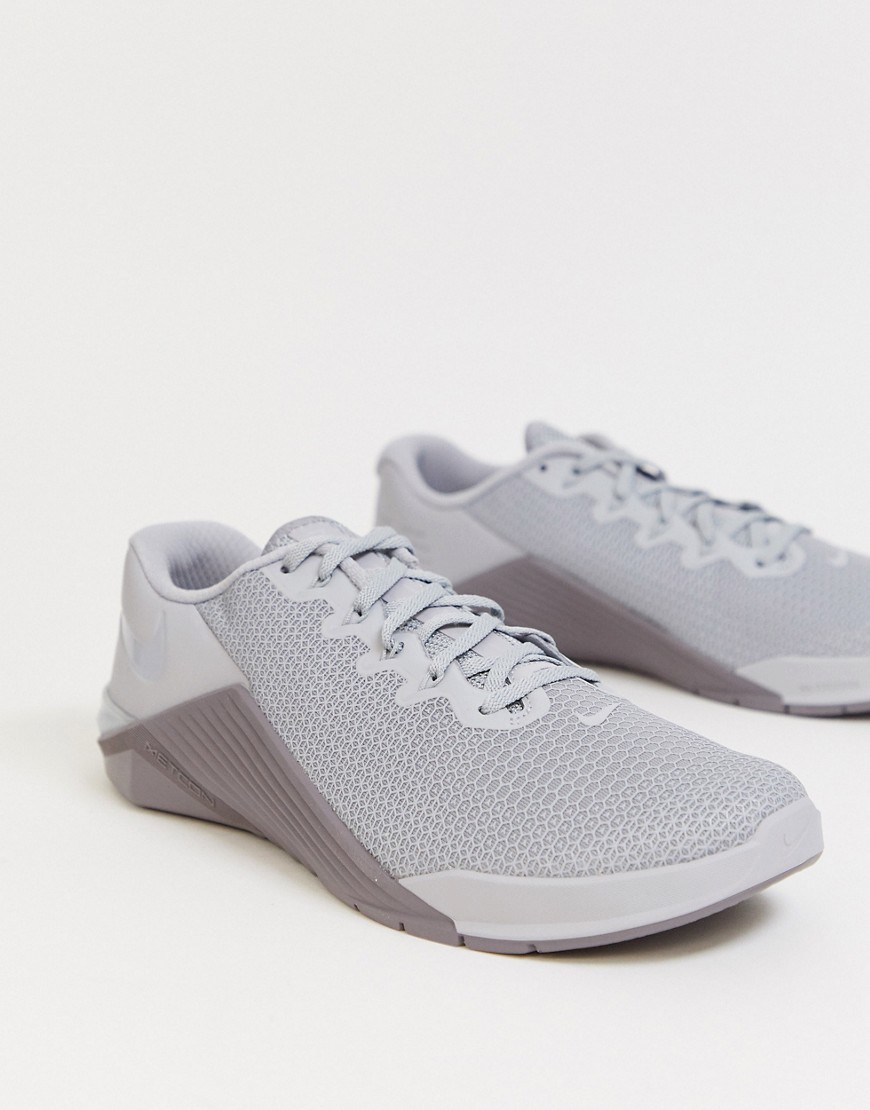 Nike Training Metcon 5 trainers in grey