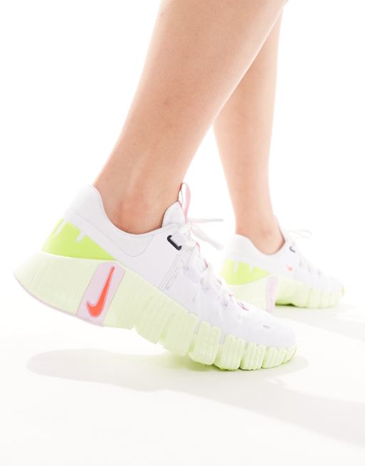  Nike Training Metcon 5 trainers in white, volt and pink