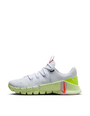 Nike Metcon 5 Unisex Sneakers In White, Volt And Pink In White