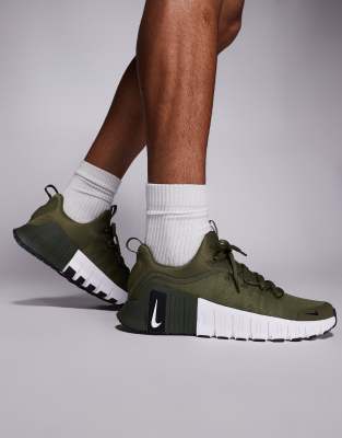 Nike Training Metcon 6 sneakers in white and khaki-Gray