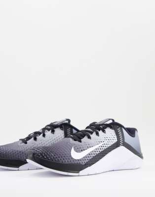 nike training metcon 6 trainers in black