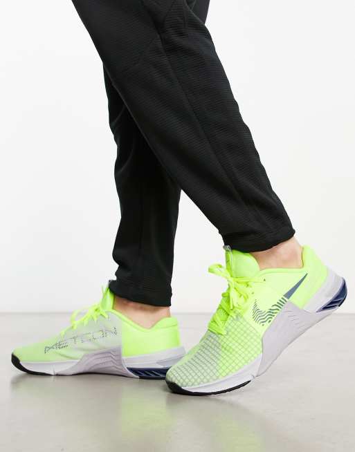 Nike Training Metcon 8 in volt