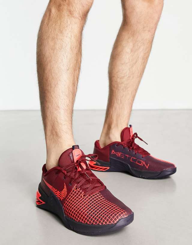 Nike Training Metcon 8 sneakers in red