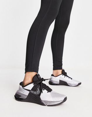 Nike Training Metcon 8 trainers in white and holographic | ASOS