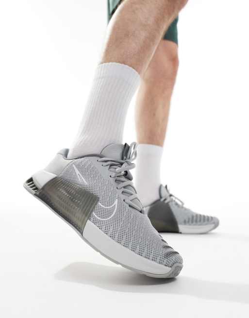 Nike Training Metcon 9 Baskets pour homme Gris clair