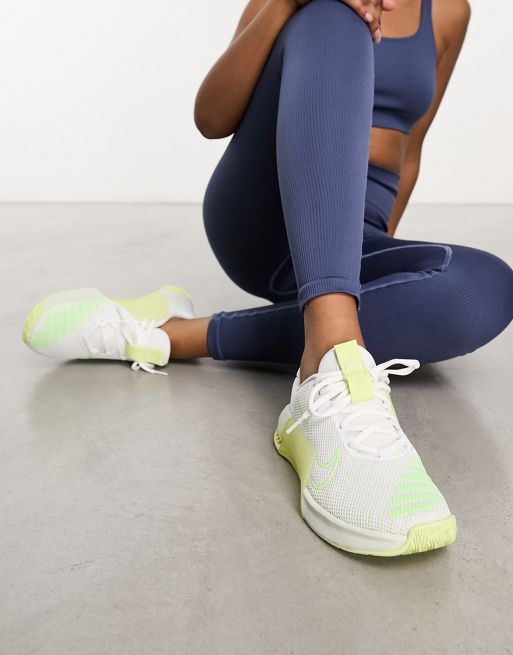 Nike Training – Metcon 9 – Biało-limonkowe buty sportowe