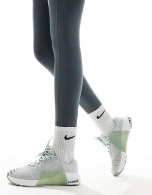 Nike Training Nike Training Metcon 9 trainers in light green