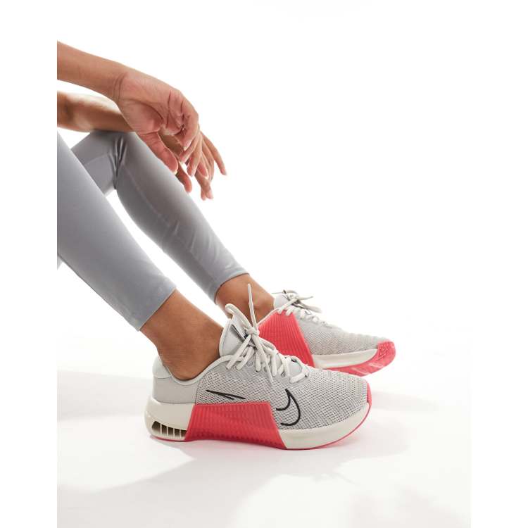 Nike womens grey and pink trainers best sale