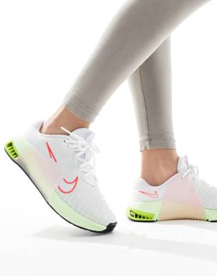 Nike Training Metcon 9 trainers in white and pink