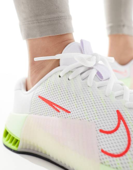 Nike Training Metcon 9 trainers in white and pink ASOS