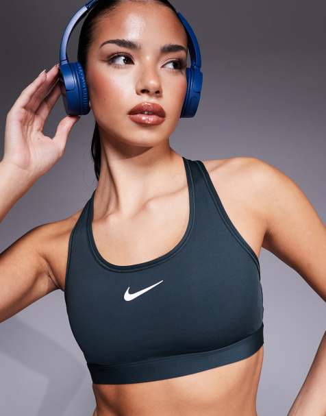 Nike Training – Mörkgrön sportbehå med medelhögt stöd och swoosh-logga - view 1