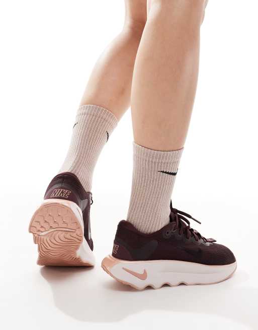 Nike Training - Motiva - Sneakers bordeaux, 3 di 5