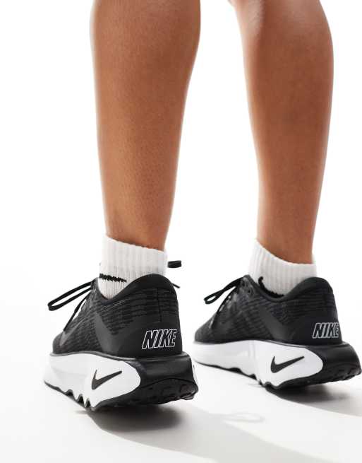 Nike Training Motiva sneakers in black and white, 5 of 5