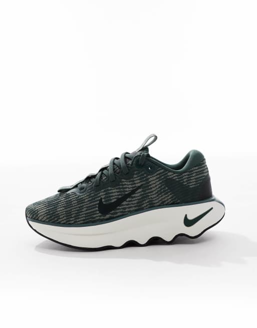 Nike Training Motiva sneakers in dark green, 5 of 5