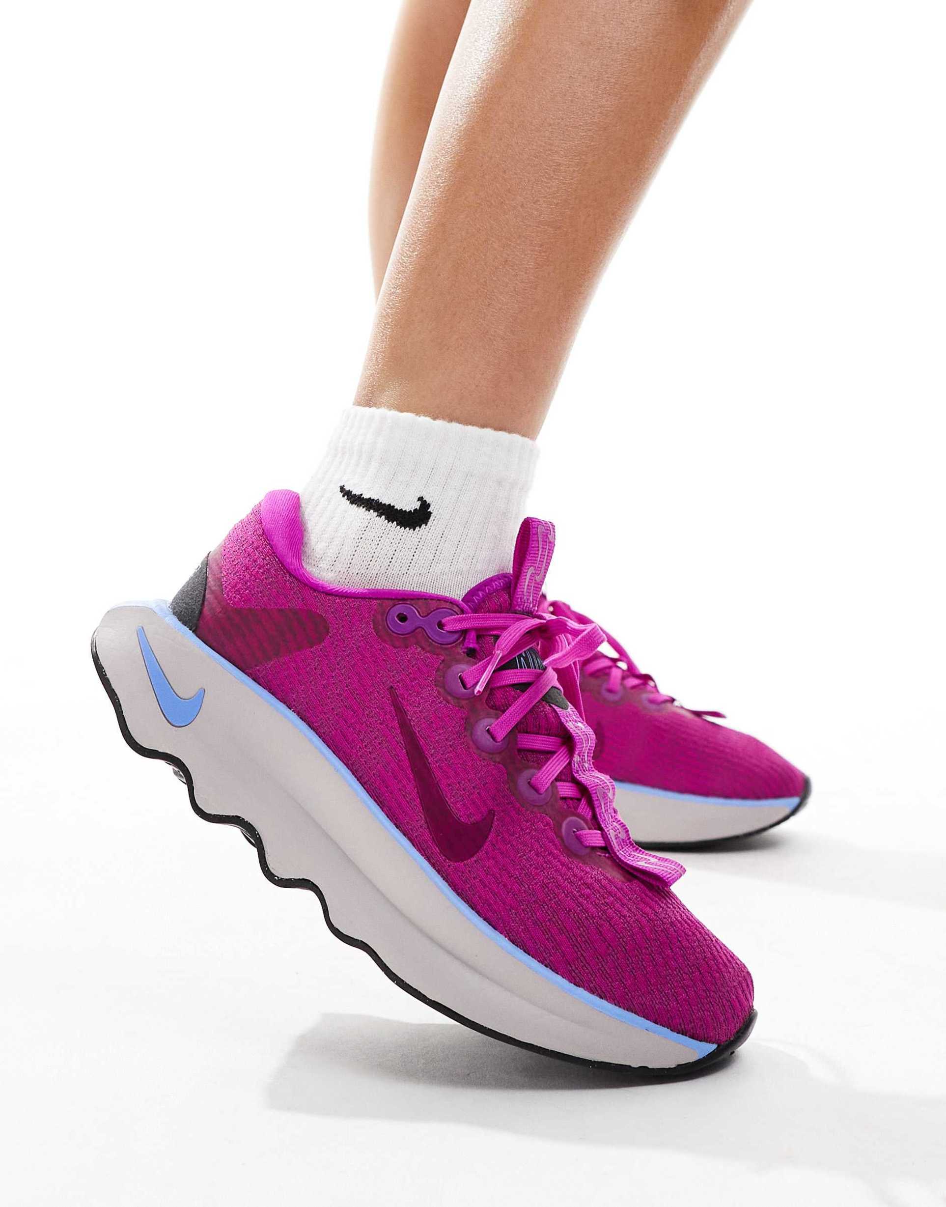 nike training motiva sneakers in purple