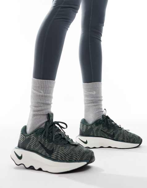 Nike Training Motiva trainers in dark green - view 1
