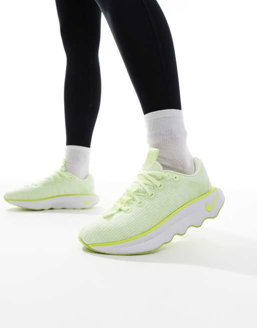 Nike Training Motiva trainers in lime green and white, 5 of 5