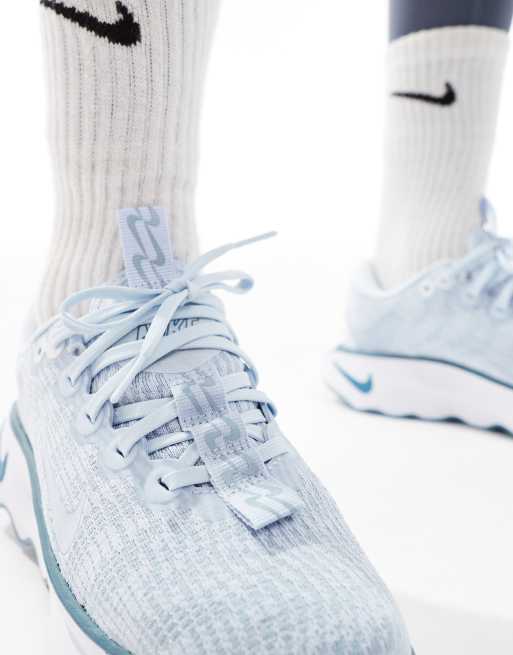 Nike Training Motiva unisex trainers in light blue, 3 of 5