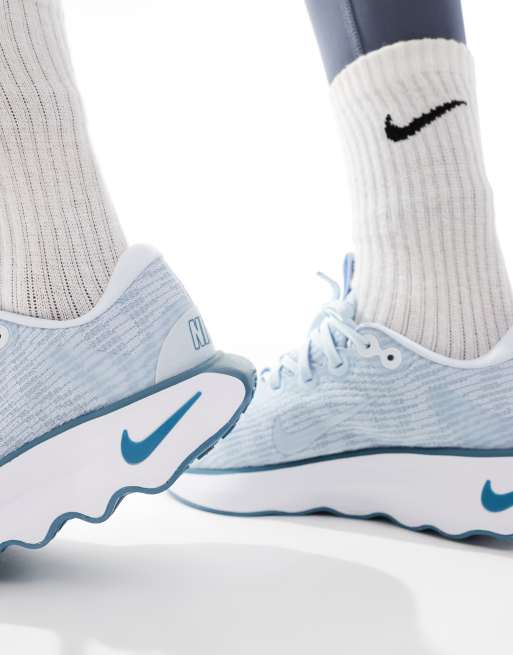 Nike Training Motiva unisex trainers in light blue, 5 of 5