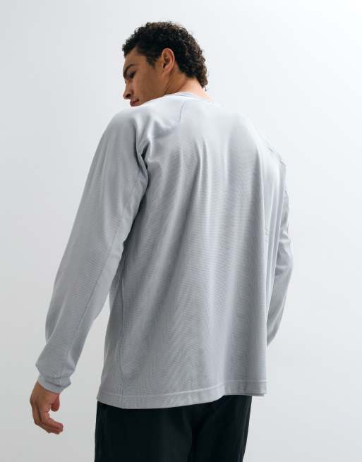 Nike Training NAC Dri-FIT long sleeve mesh top in grey, 4 of 5