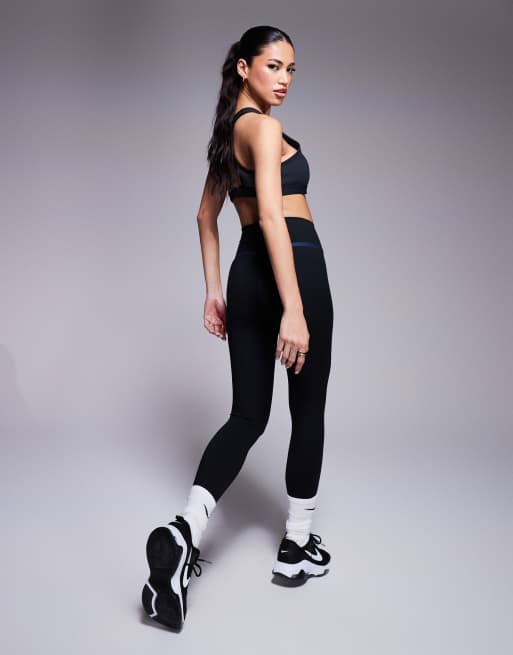 Nike Training One contrast stitch 7/8 leggings in black, 3 of 5