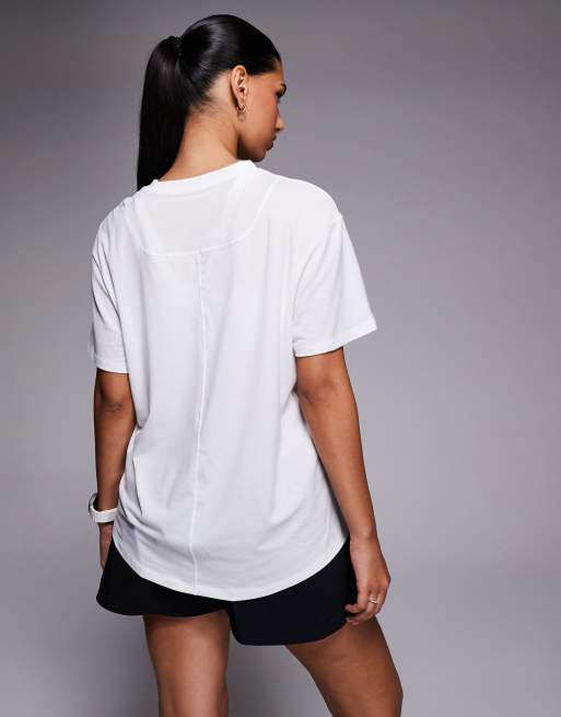 Nike Training – One Dri-FIT – Biały top o luźnym kroju z krótkimi rękawami, 4 z 4