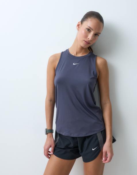 Nike Training One Dri-FIT camiseta sin mangas clásica en gris - view 1