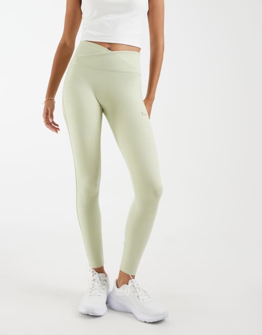 Nike Training – One – Dri-FIT – Ljusgröna leggings med omlottmidja, 2 av 5