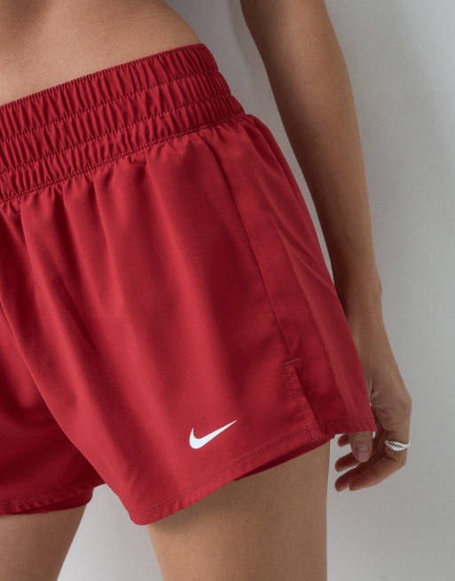 Nike Training One Dri-FIT mellemhøj talje 3 inch 2-i-1-shorts i rød, 3 af 5