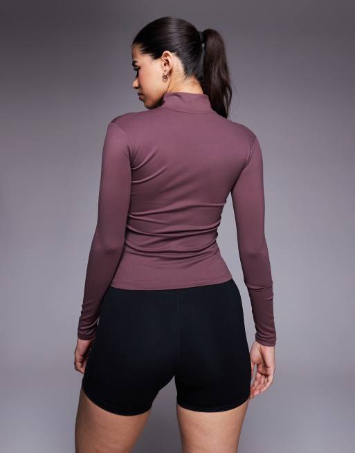 Nike Training - One - Dri-FIT - Mørkelilla tætsiddende top med lange ærmer og lynlås, 4 af 4