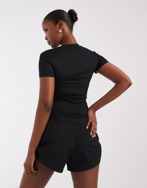 Nike Training One Dri-FIT short sleeve t-shirt in black, 3 of 4